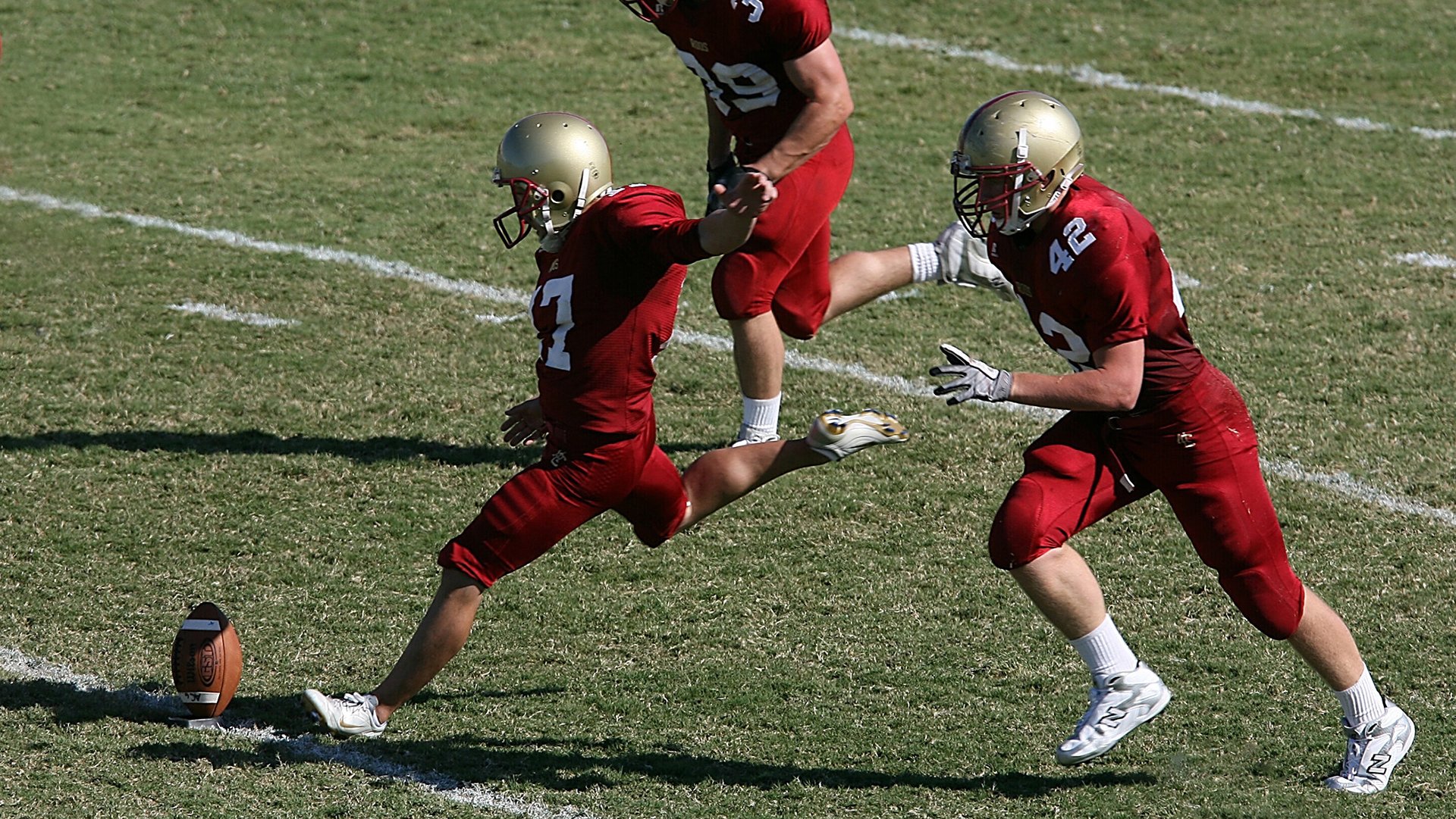 乐鱼体育app入口-中超边后卫反向跑动与补位效率数据整合，中超 左后卫