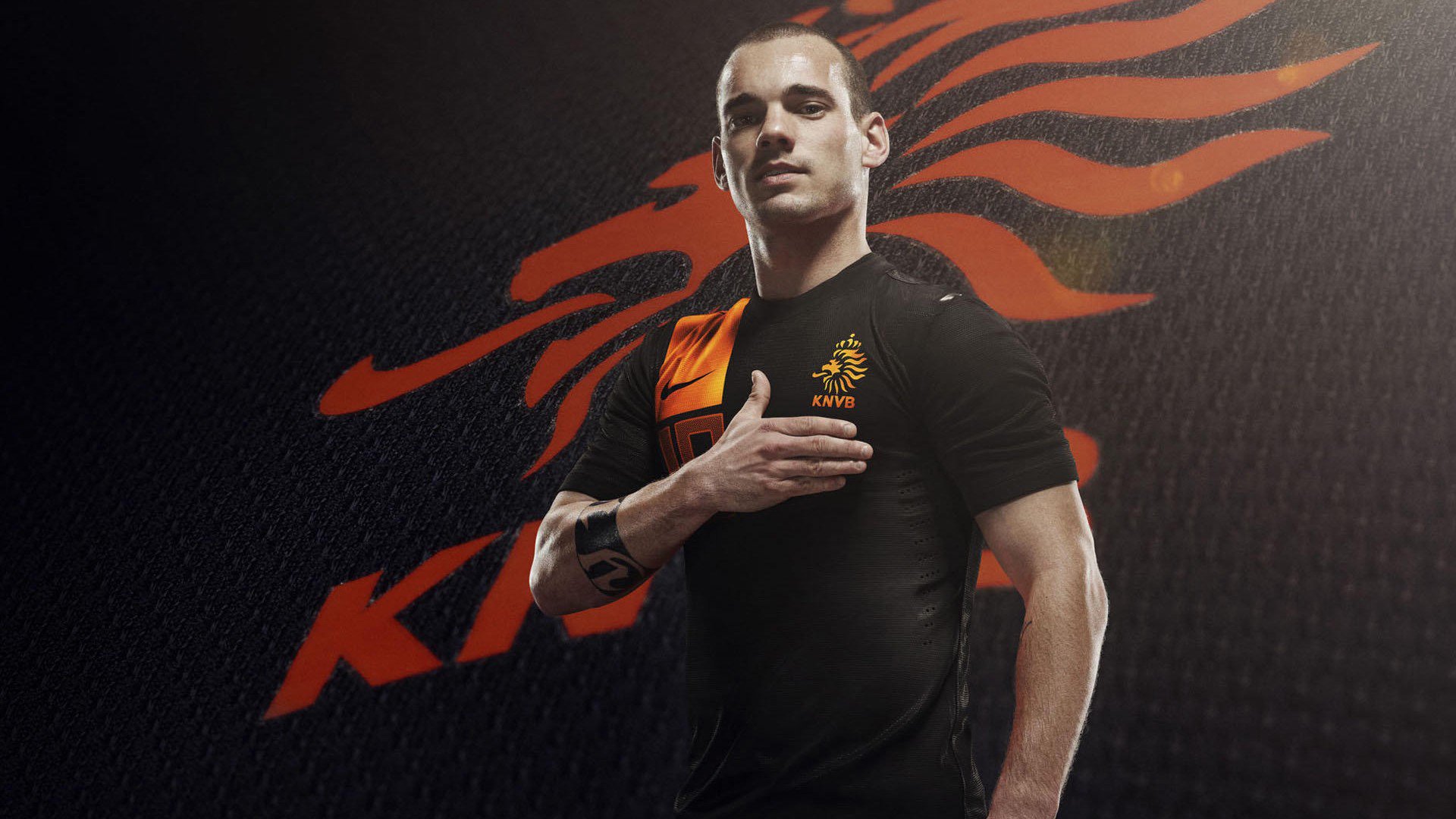 乐鱼体育app官网-C罗再次上演帽子戏法 刷新国家队进球纪录，c罗的帽子戏法视频大全